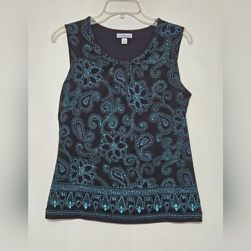 Croft & Barrow layered tank size Medium